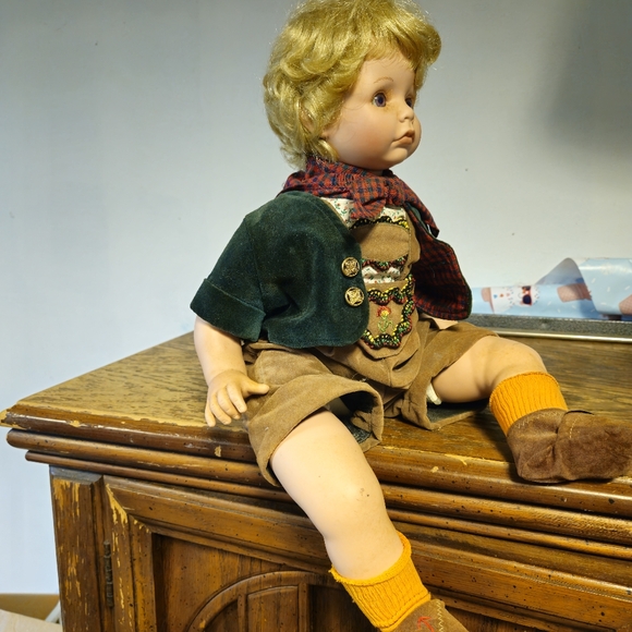 Vintage and Rare Hansel and Gretel Porcelain Dolls - Picture 8 of 16